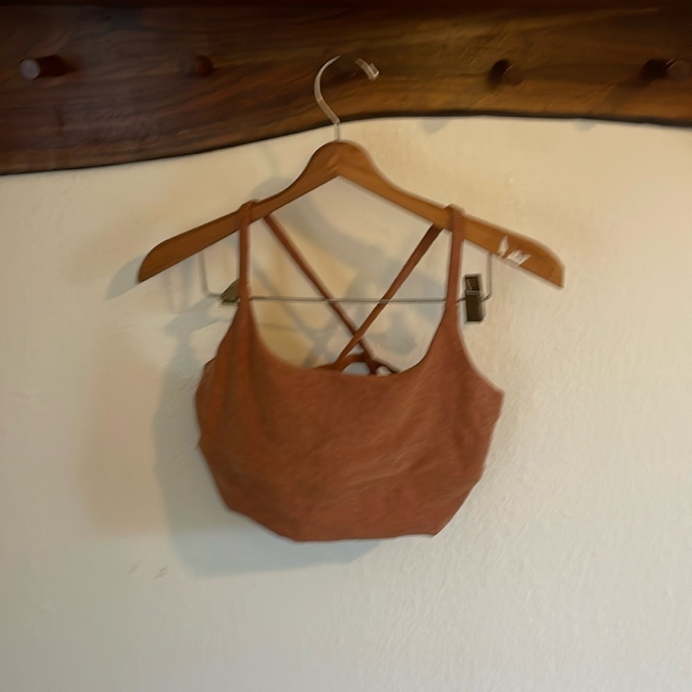 Vuori sports bra